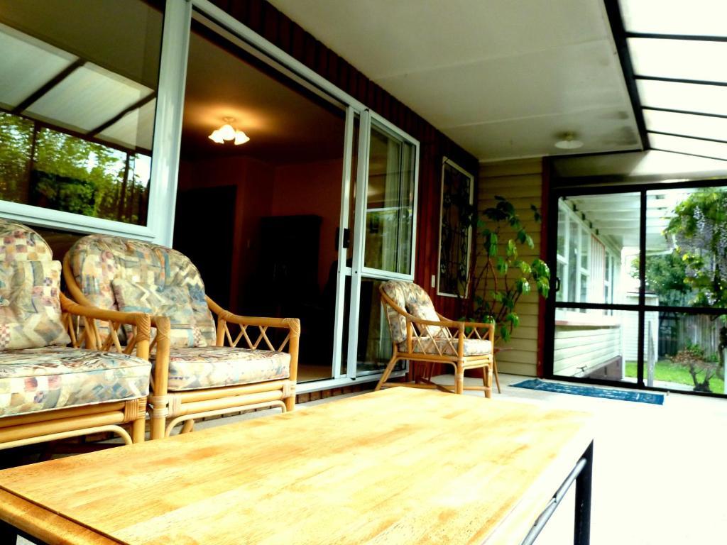 Tudor Lodge Motel Нельсон Номер фото